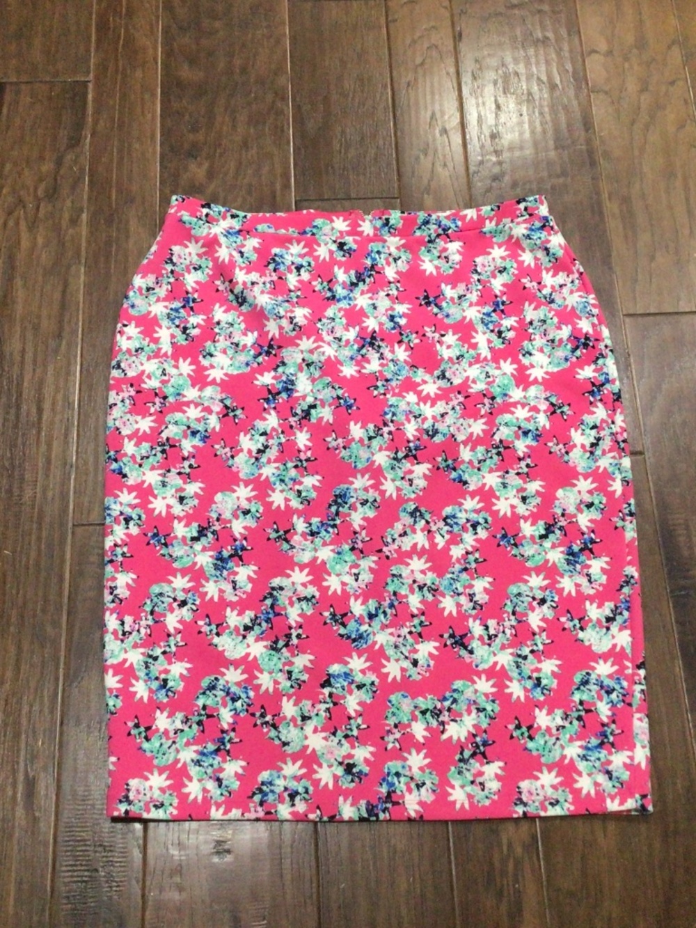 I❤️Ronson hot pink floral shirt. Size XL great shape